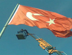 Çayeli'nde Dev Türk Bayrağı değiştirildi