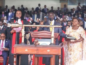 Kenya Devlet Başkanı Ruto, Yemin Ederek Göreve Başladı
