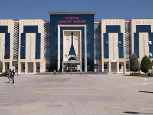 Otomobilin Camını Kırıp, Müzik Sistemi Çalan 2 Şüpheli Tutuklandı