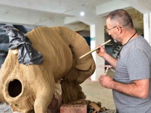 Eserler Şekillenmeye Devam Ediyor