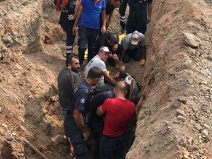 Elazığ’da Göçük Altında Kalan İşçi İçin Ekipler Seferber Oldu
