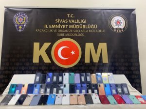 Sivas’ta Telefon Kaçakçılarına Darbe