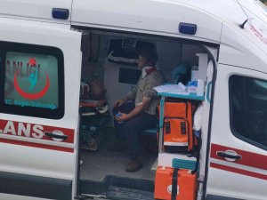 Kontrolden Çıkan Servis Minibüsü Devrildi: 7 Yaralı