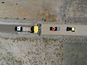 Van Büyükşehir Belediyesinden Çaldıran’a 13.5 Kilometre Beton Yol