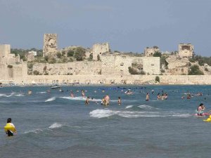 Okullar Açılmasına Rağmen Kızkalesi’nde Doluluk Yüzde 50’nin Üzerinde