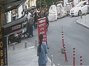 İ̇stanbul’da Avukata Yumruk Ve Tekmeli Saldırı Kamerada