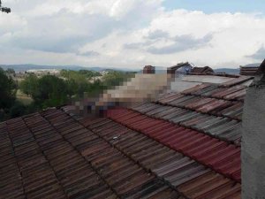 Çatıdaki Kiremitleri Onarırken Fenalaşan Vatandaş, Hayatını Kaybetti