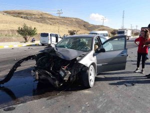 Van’da Trafik Kazası: 5 Yaralı