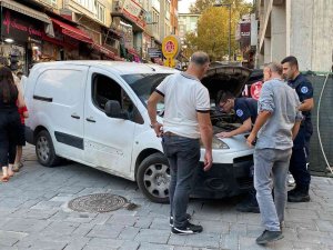 Yavru Kediye Çifte Kurtarma Operasyonu