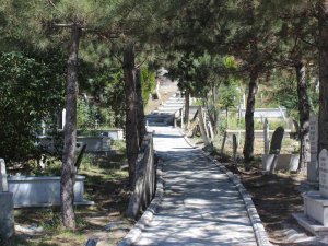 Sultanbağı Mezarlığı’nda Çalışmalar Sürüyor