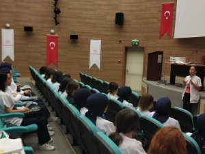 Ebe Hemşire Adaylarına Uyum Eğitimi