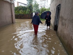 Arhavi'de Şiddetli Yağış Su Taşkınlarına Neden Oldu