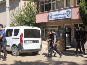 Kovalamaca Sonucu Yakalanan Araçtan Uyuşturucu Çıktı