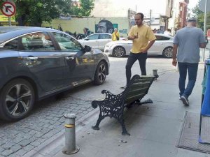 Beton Mikserinin Çarptığı Bank Kullanılmaz Hale Geldi