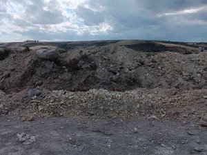 Polisten Kaçak Döküm Alanına Hendekli, Beton Bloklu Önlem
