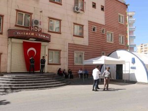 Evlat Nöbetindeki Babadan Oğluna Çağrı: "Fırsat Bulduğun An Kaç Gel"