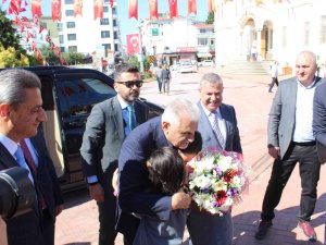 Binali Yıldırım: “20 Yıl Boyunca Hayata Ak Parti’yle Gözlerini Açanların Kıyaslayacağı Başka Bir İktidar Yok”