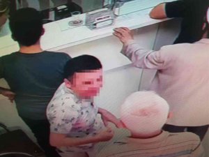 Dövizcinin Dalgınlığından Yararlandı Bin 500 Euro’yu Alıp Gitti