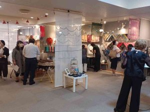 Japon Zanaatkarların İşlediği El Emeği Yemeni Oyaları, Tokyo’da Görücüye Çıktı