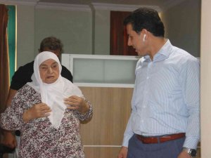 86 Yaşındaki Kadının 20 Yıllık Sağlık Sorunu 50 Dakikada Çözüldü