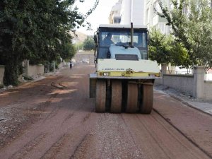 Şehit Ömer Halisdemir Caddesi’nde Asfalt Serimi Başladı