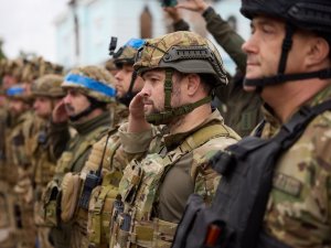 Zelenskiy’den Rusya’nın Çekildiği İ̇zyum’a Ziyaret