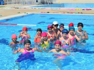 Yunusemre’de Bin Çocuk Yüzme Öğrendi