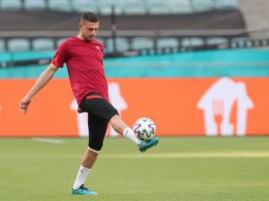 Milli Futbolcu Merih Demiral İlk Başkanını Unutmadı