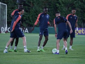 Medipol Başakşehir, Fiorentina Maçına Hazır