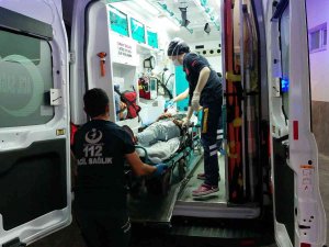 Parkta Bıçaklı Saldırı: 2 Yaralı