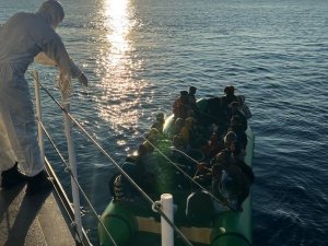Ayvalık Açıklarında 42 Düzensiz Göçmen Yakalandı