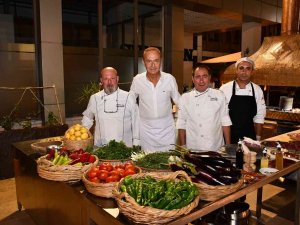 Yabancı Şeflere Kebap Yapmayı Öğretti