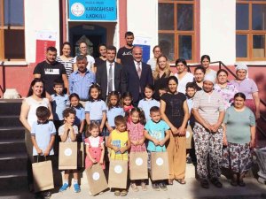 Yk Enerji’den Köy Okulundaki Öğrencilere Kırtasiye Set