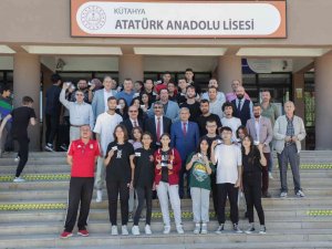 Belediye Kütahyaspor’dan Gençlere Jest