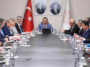 Bakan Özer, Bakanlık Yöneticileri İle Yeni Eğitim Öğretim Yılı Değerlendirmesi İçin Bir Araya Geldi