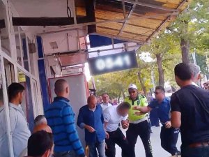 Etrafa Saldıran Alkollü Şahıs Orantılı Güç Kullanılarak Gözaltına Alındı