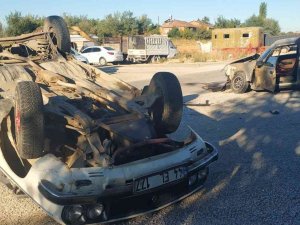 Malatya’da İki Otomobil Çarpıştı: 2 Yaralı