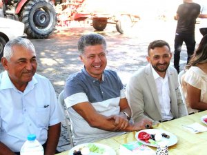 Ak Parti’li Özkan Sarıgöl’de Esnafla Buluştu