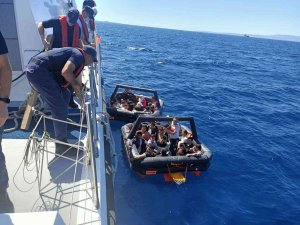 İ̇zmir Açıklarında 66 Düzensiz Göçmen Kurtarıldı, 35’i Yakalandı