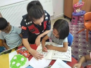 Jandarma Çocukları Kişisel Güvenlik Konusunda Bilgilendirdi
