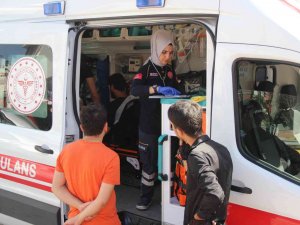 Otomobil İle Motosiklet Çarpıştı: 1 Yaralı