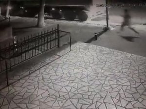 Kadıköy’de Çevre Yoluna Devrilen Kamyonun Yolda İlerlediği Anlar Kamerada