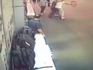 Bursa’da Baba-oğula Bıçaklı Saldırı Anı Kameraya Yansıdı