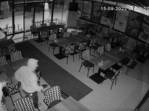 Acemi Hırsızlar Önce Kameraya, Ardından Polise Yakalandı