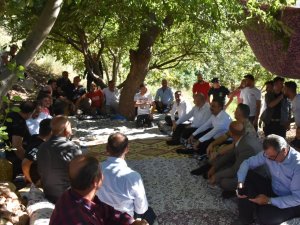 Siirt Valisi Hacıbektaşoğlu, Köy Şenliğinde Vatandaşlarla Bir Araya Geldi