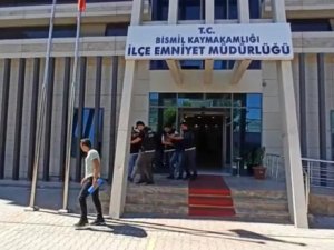 Saklama Kabında Uyuşturucu Taşıdılar, Uygulamada Yakayı Ele Verdiler