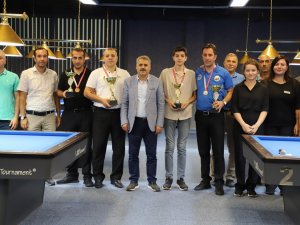 Yeni Bilardo Salonunda İlk Şampiyona
