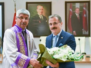 Rektör Kaçar Göreve Başladı