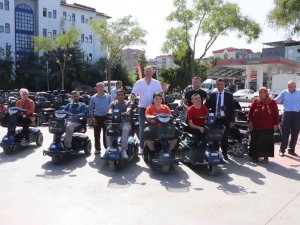 Engellilerin Akülü Araç Heyecanı: Gözlerine Uyku Girmedi