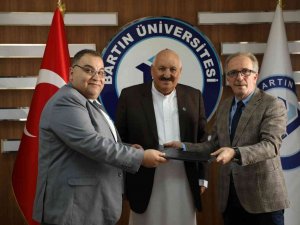 Barü İle Ürdün Zarqa Üniversitesi Arasında İş Birliği Protokolü İmzalandı
